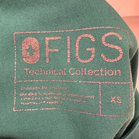 Figs set in xs in hunter green - Picture 4 of 4